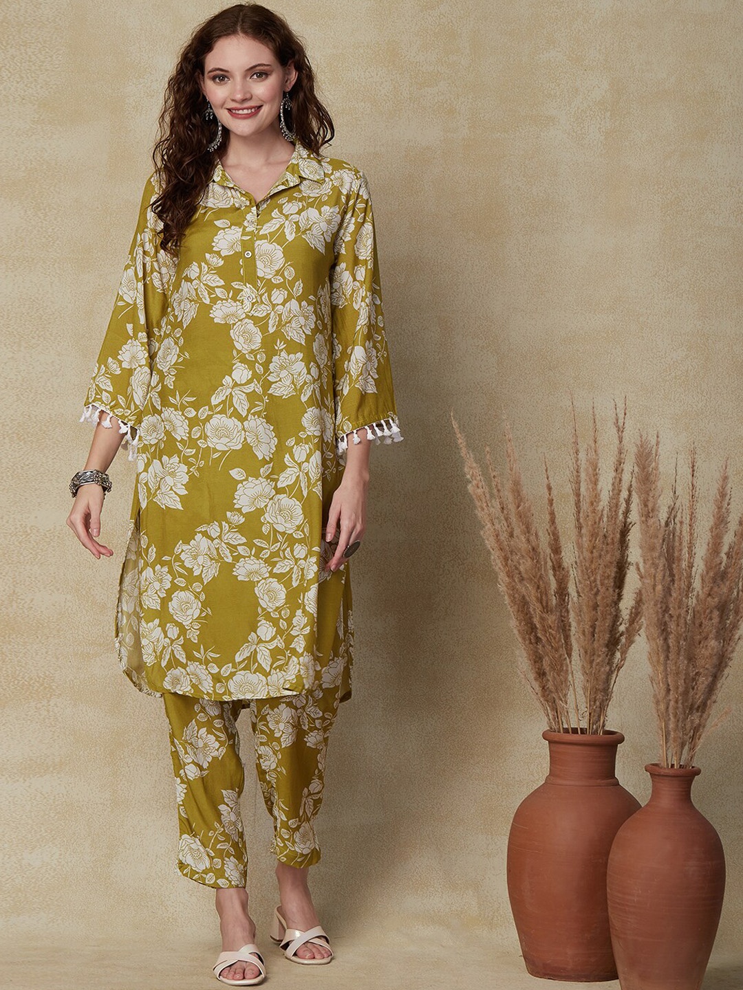 

FASHOR Women Green Floral Printed Regular Kurta with Trousers