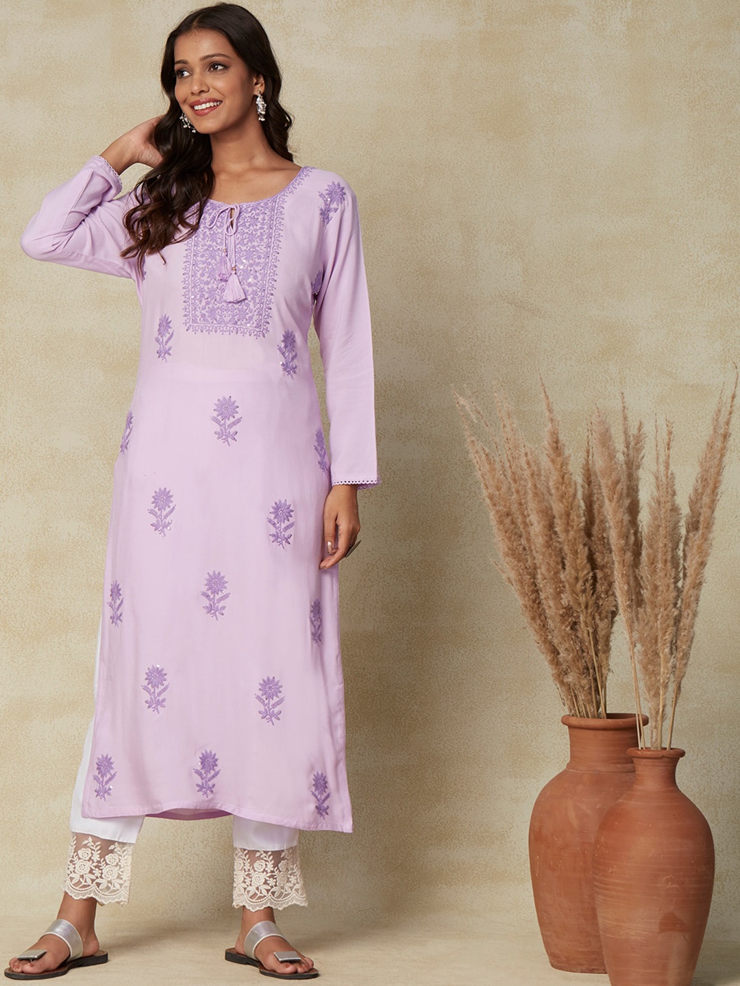 

FASHOR Floral Embroidered Tie-Up Neck Straight Kurta, Purple
