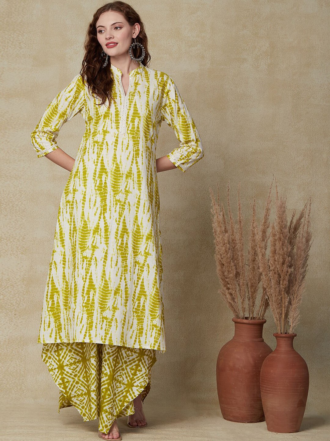 

FASHOR Green Tie & Dyed Regular Mirror Work Pure Cotton Straight Kurta with Palazzos