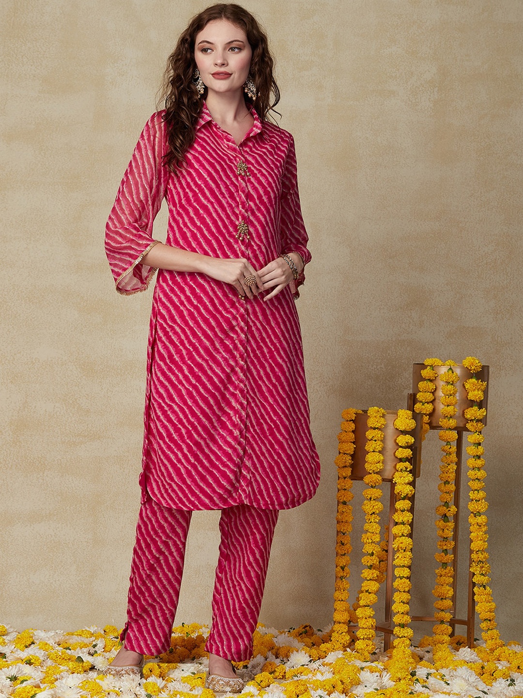 

FASHOR Women Magenta Leheriya Striped Regular Gotta Patti Kurta with Trousers