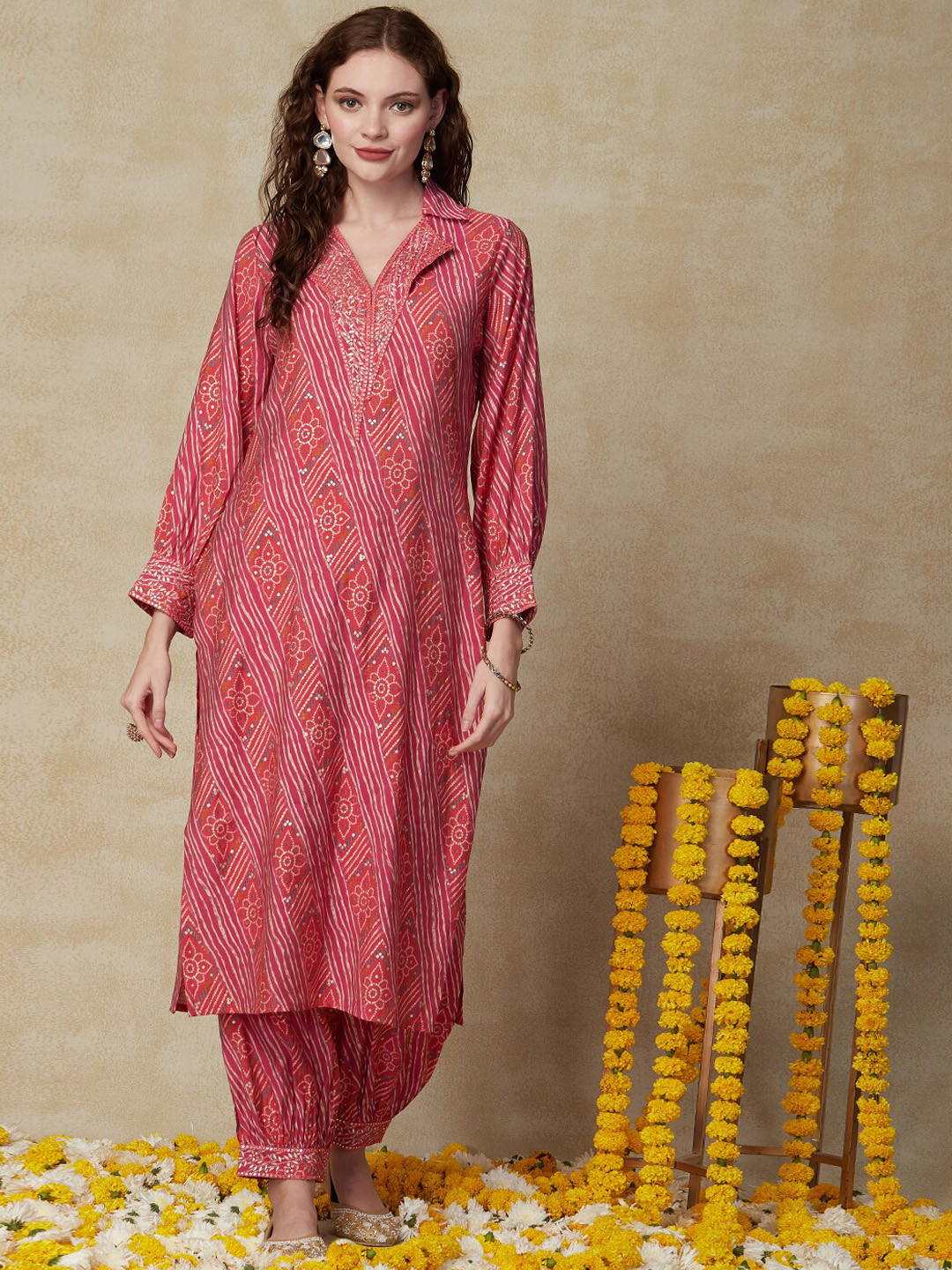 

FASHOR Women Magenta Floral Printed Panelled Kurta with Salwar