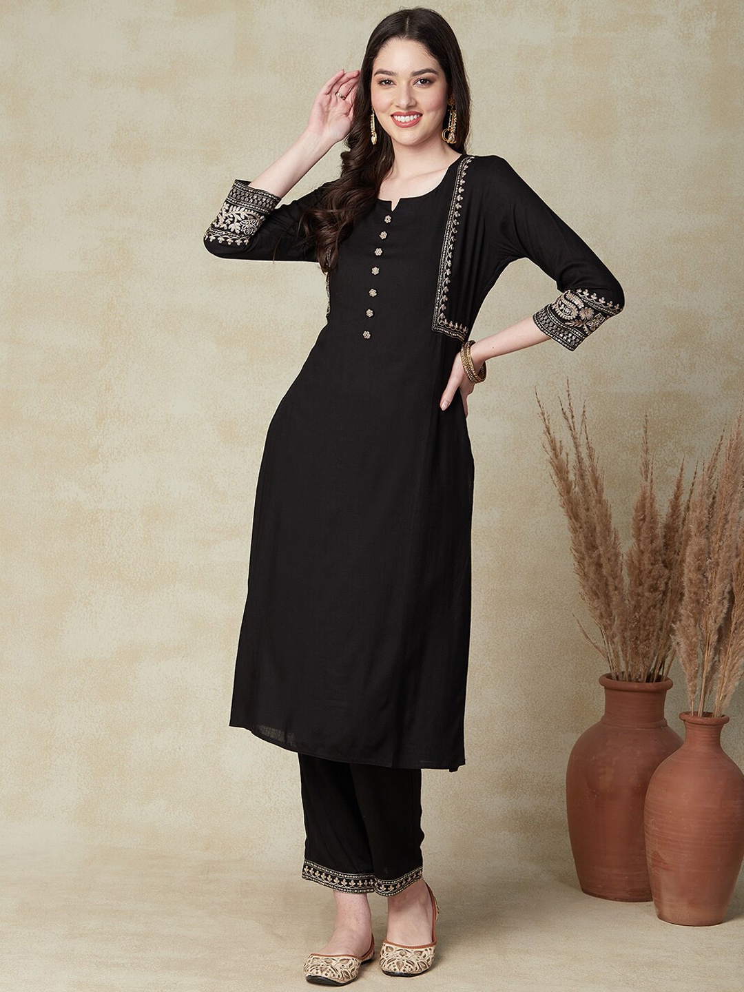 

FASHOR Black Floral Embroidered Regular Straight Kurta with Trousers