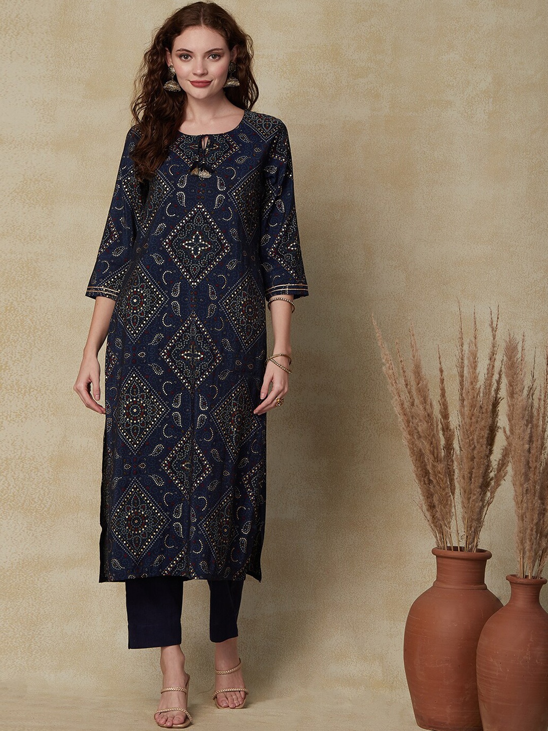 

FASHOR Women Navy Blue Bandhani Printed Regular Kurta with Trousers