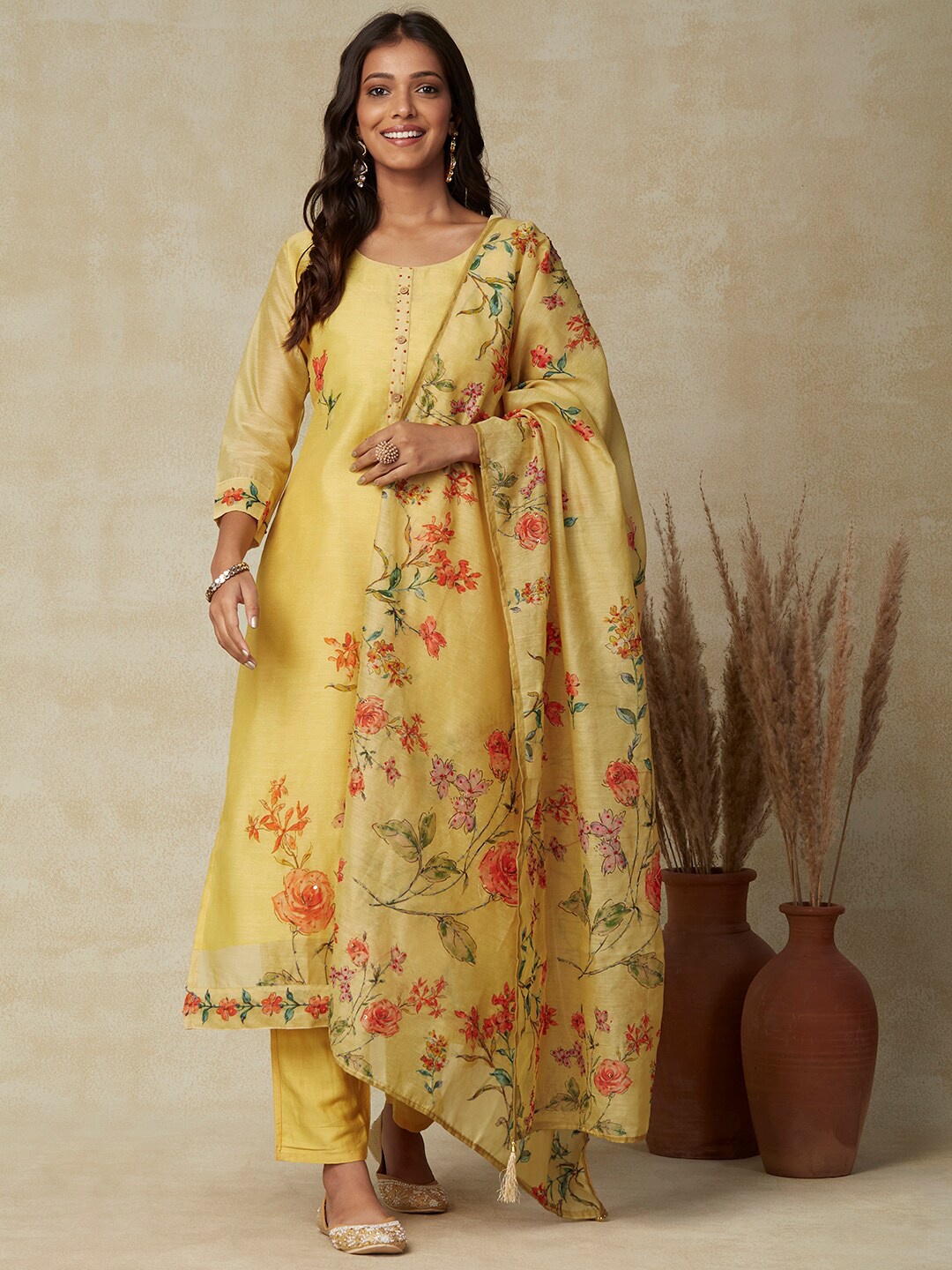 

FASHOR Yellow Floral Printed Straight Kurta & Trousers With Dupatta