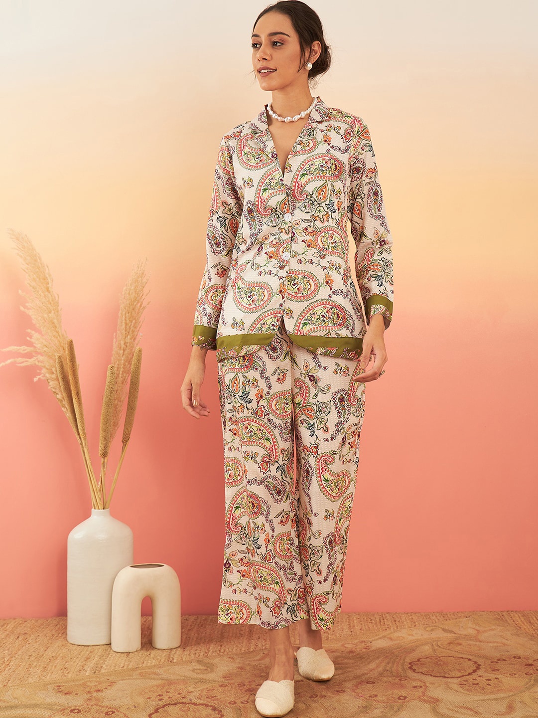 

Sangria Ethnic Motifs Printed Shirt & Palazzos Co-Ords, White