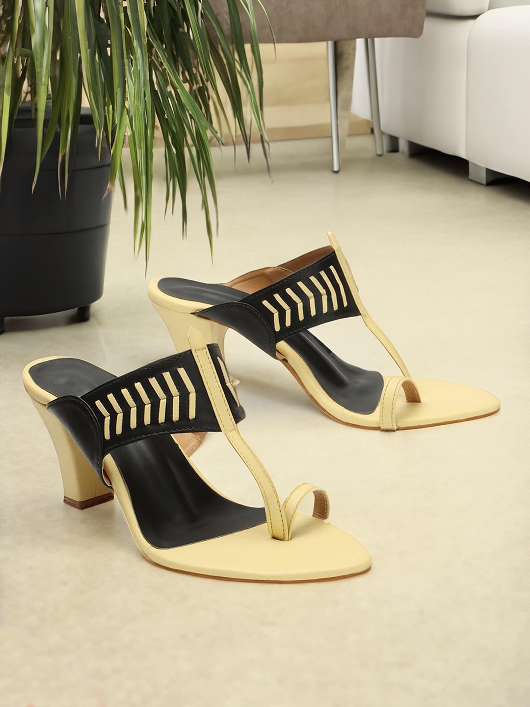 

CLOSHO One Toe Block Heels, Yellow