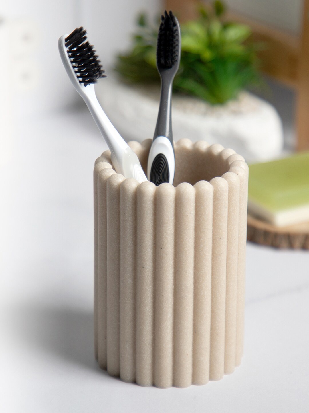 

Anko Beige Textured Toothbrush Holder