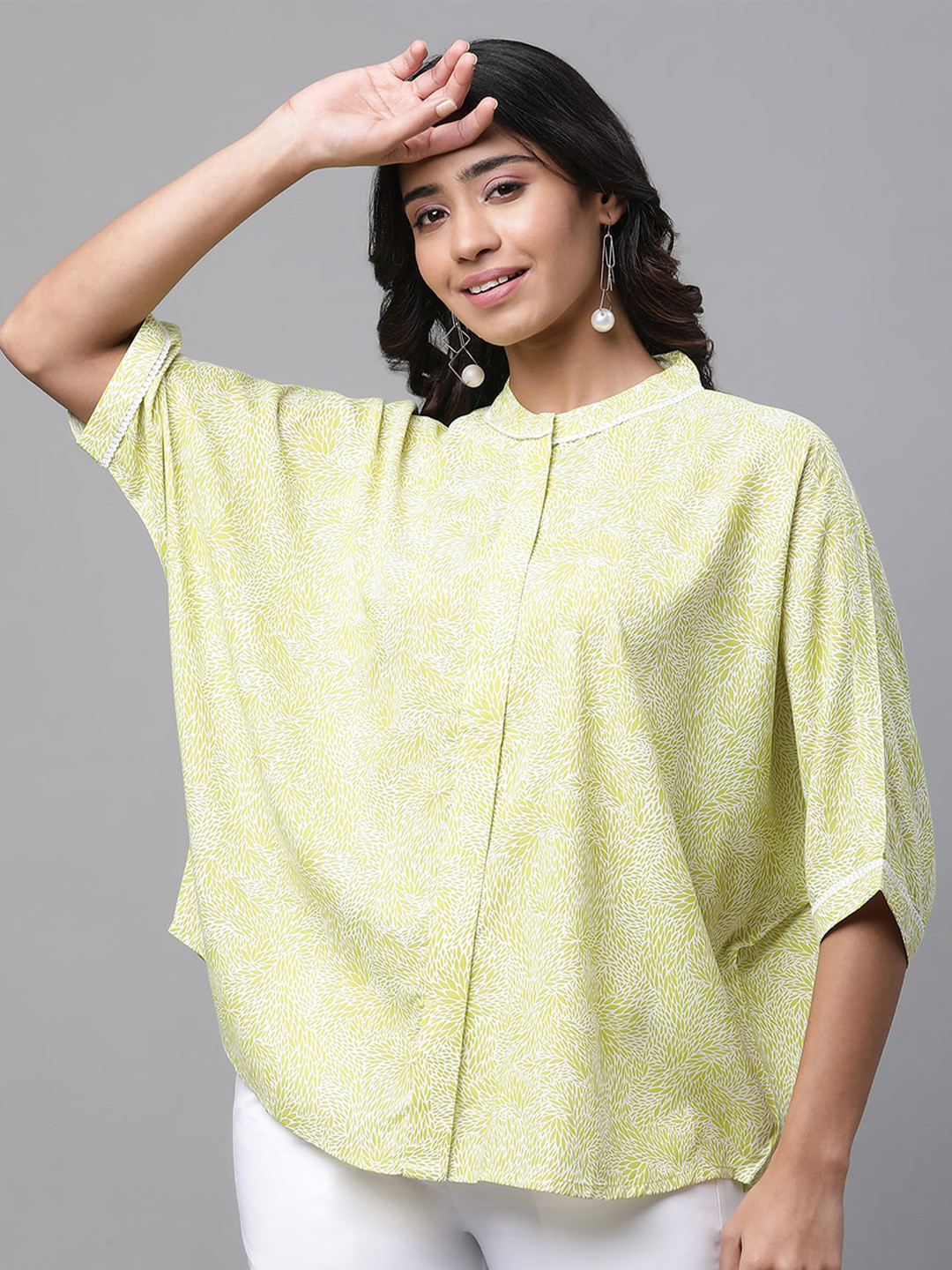 

AURELIA Floral Printed Band Collar Batwing Sleeves Top, Green