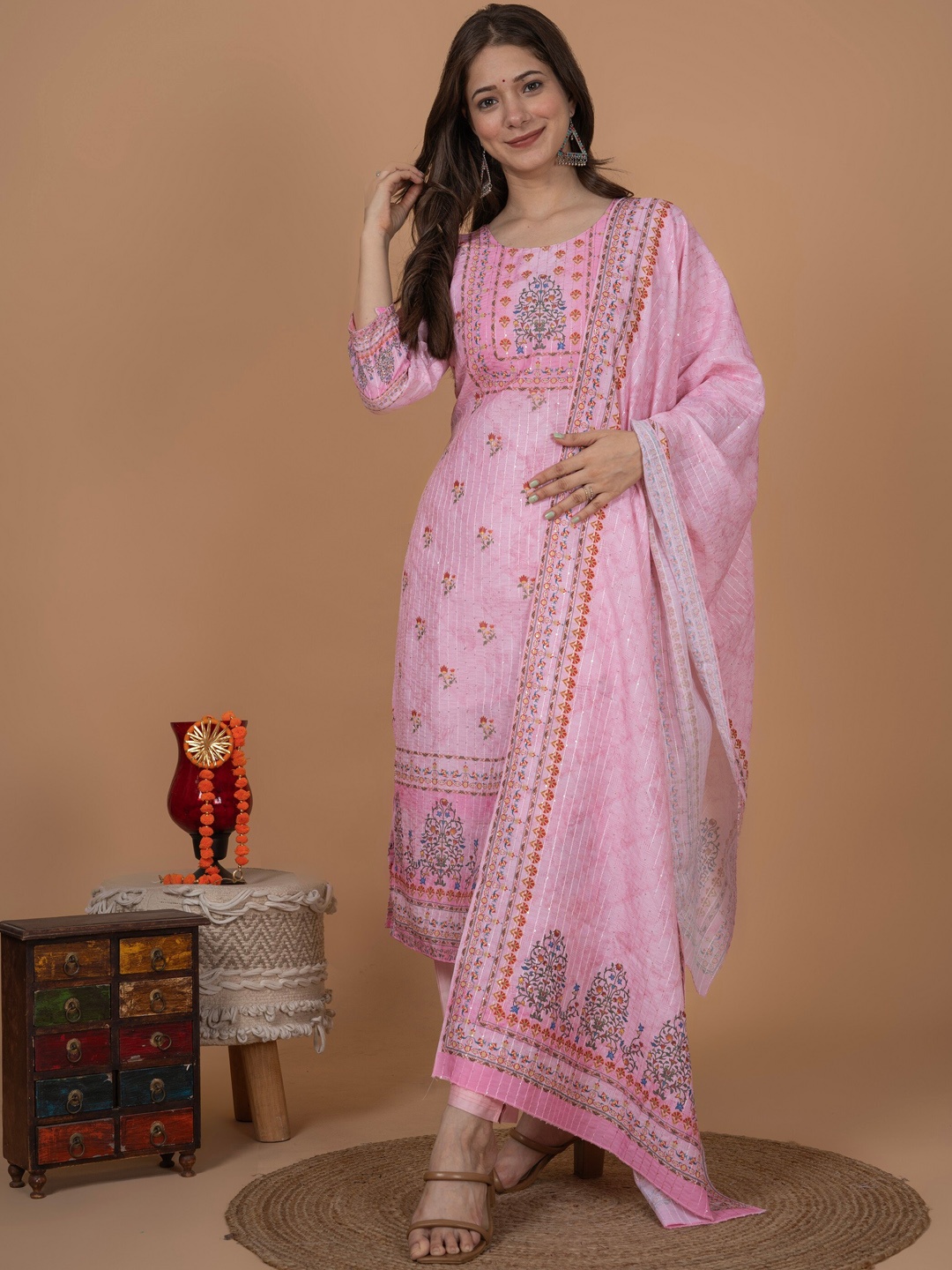 

MissKurti Ethnic Motifs Printed Sequinned Pure Silk Kurta With Trousers & Dupatta, Pink