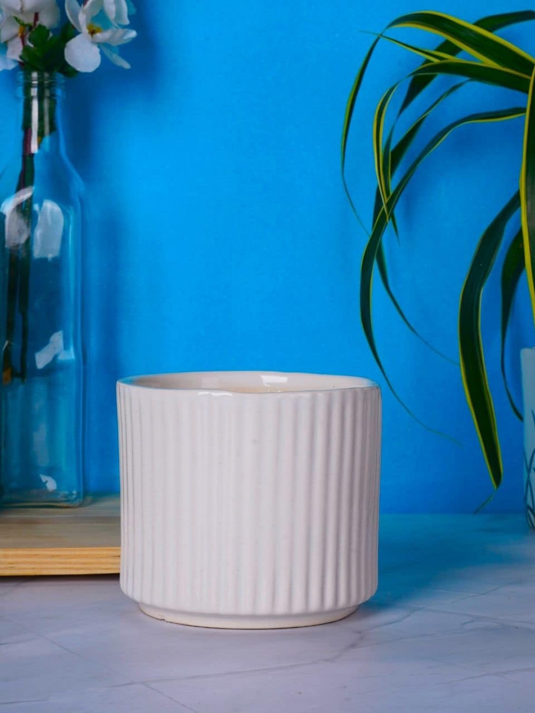 

ecofynd White Textured Ceramic Planter Pot