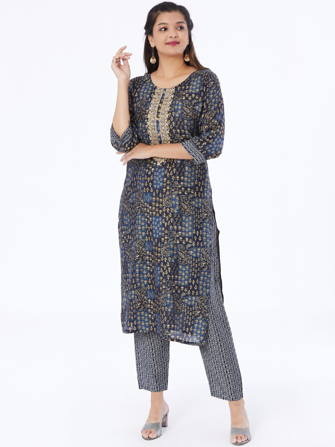 

taruni Ethnic Motifs Printed Thread Work Regular Kurta With Trousers, Navy blue