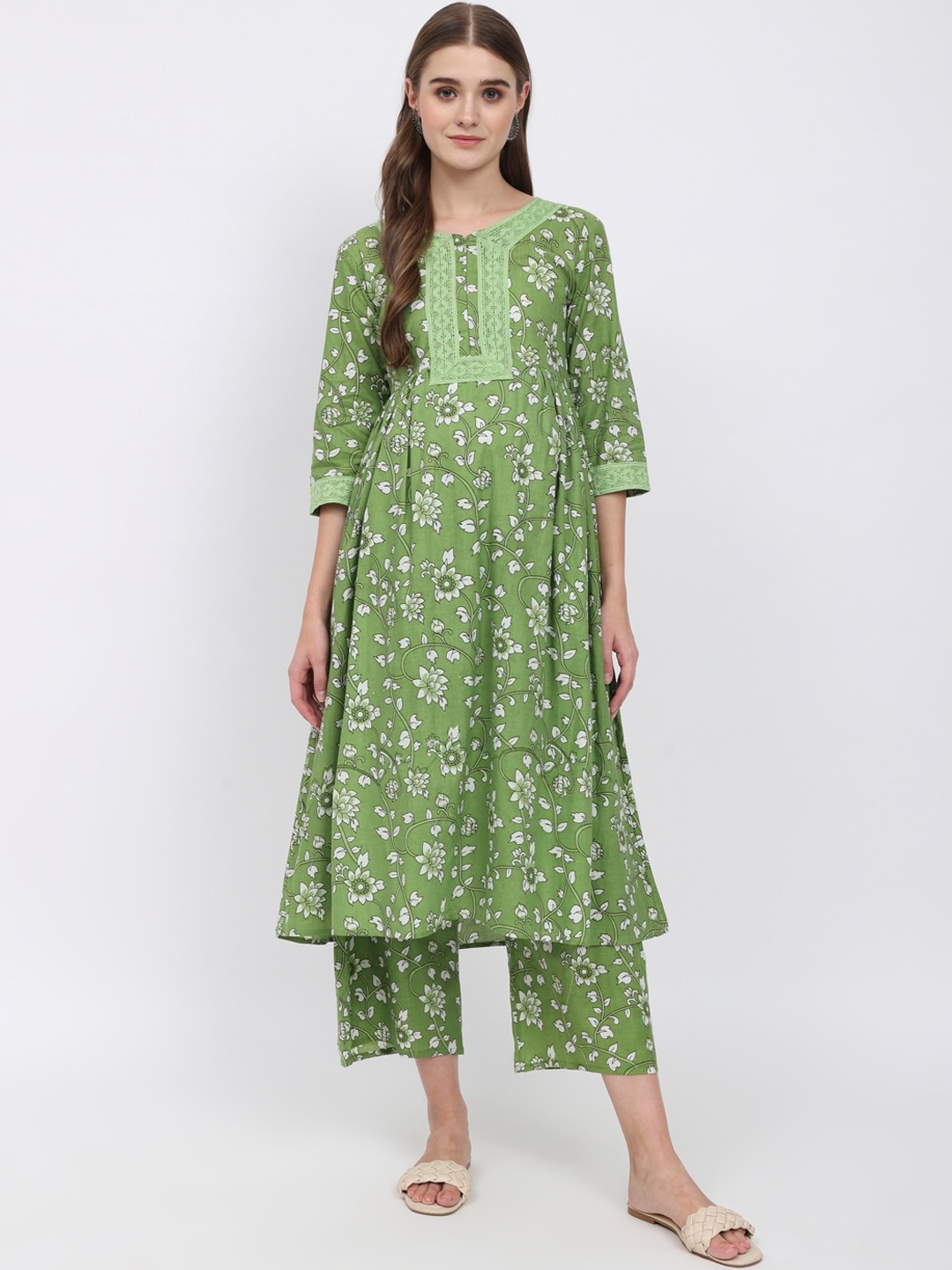 

Aujjessa Floral Printed Anarkali Pure Cotton Maternity Kurta With Trousers, Green