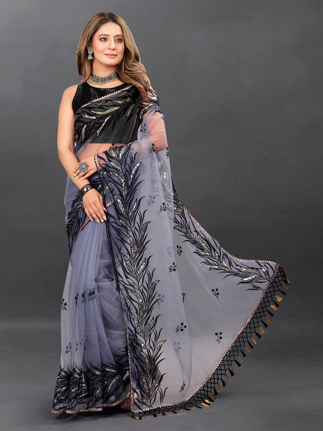 

BARKIYA CREATION Floral Embroidered Sequinned Net Saree, Grey