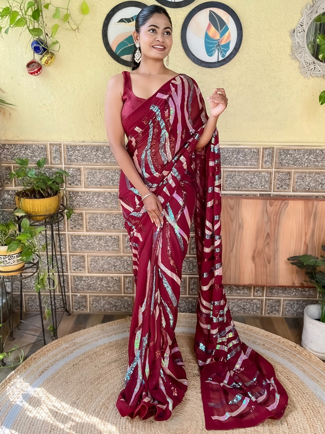 

Mitera Embellished Sequinned Pure Georgette Sungudi Saree, Maroon