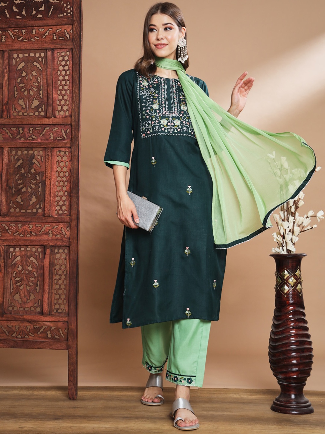 PPTOSS Floral Embroidered Regular Thread Work Kurta with Trousers & With Dupatta, Green