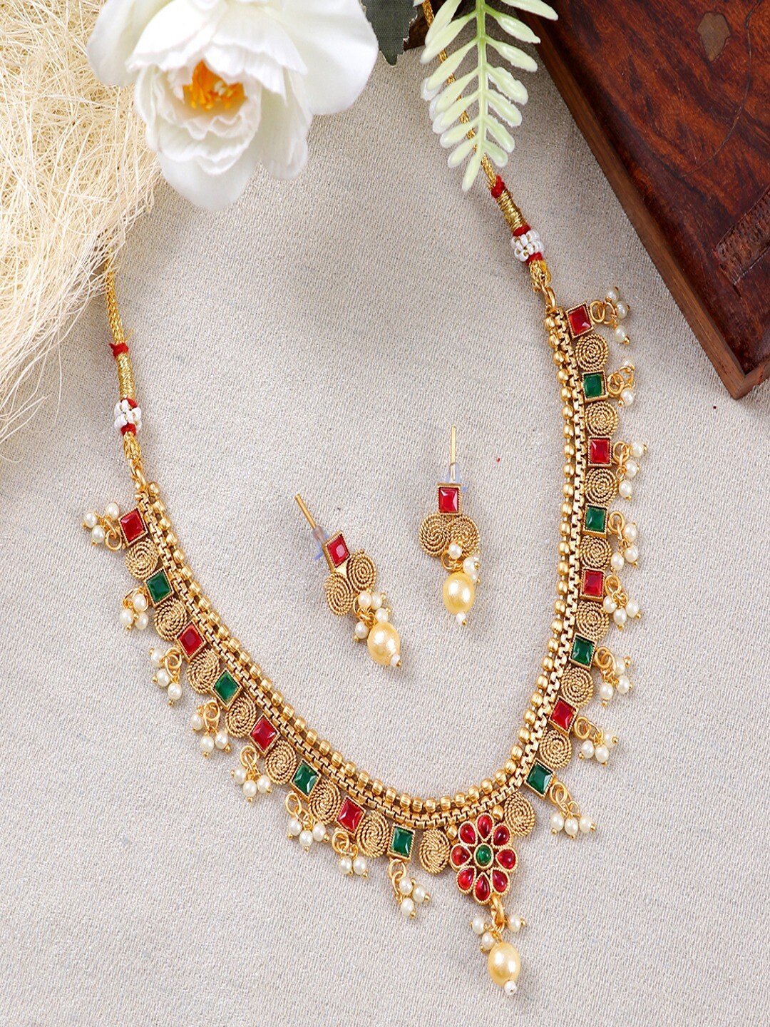 

UNIVERSITY TRENDZ Gold-Plated Stone-Studded & Pearl Beaded Jewellery Set