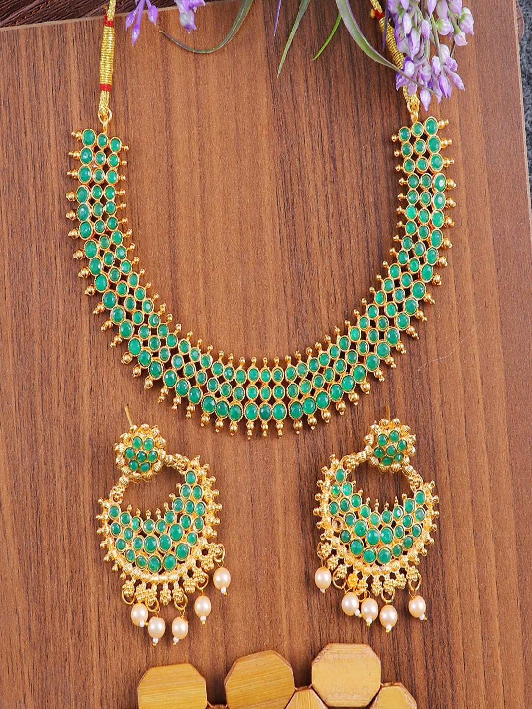 

UNIVERSITY TRENDZ Gold-Plated Stone-Studded & Beaded Jewellery Set