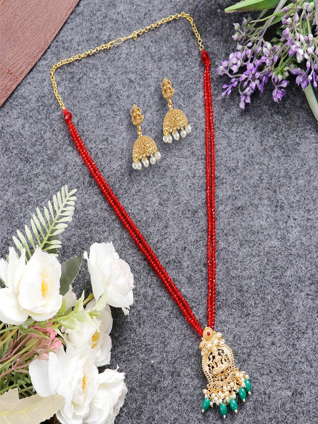 

UNIVERSITY TRENDZ Gold-Plated Stone-Studded & Pearl Beaded Jewellery Set