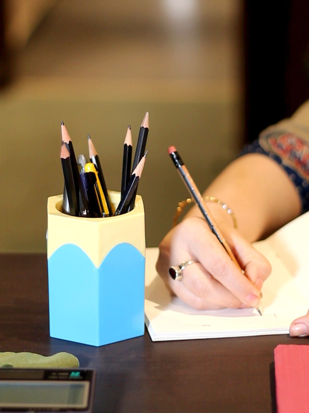 

MARKET99 Blue & Cream Colour Pencil Shaped Pen Stand For Desk