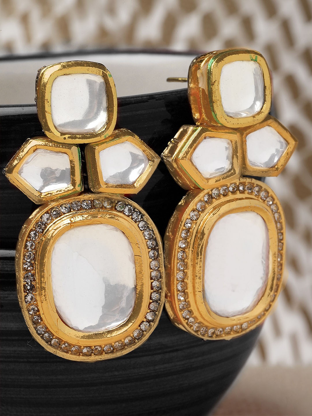 

KARATCART Gold-Plated Kundan-Studded Contemporary Drop Earrings