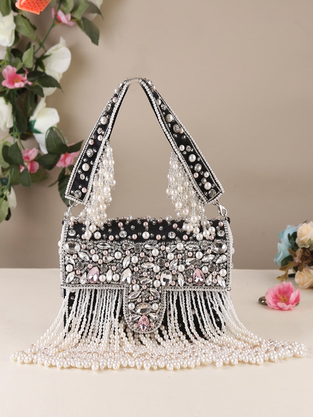 

Swisni Embellished Box Clutch With Beaded Tassel, Black