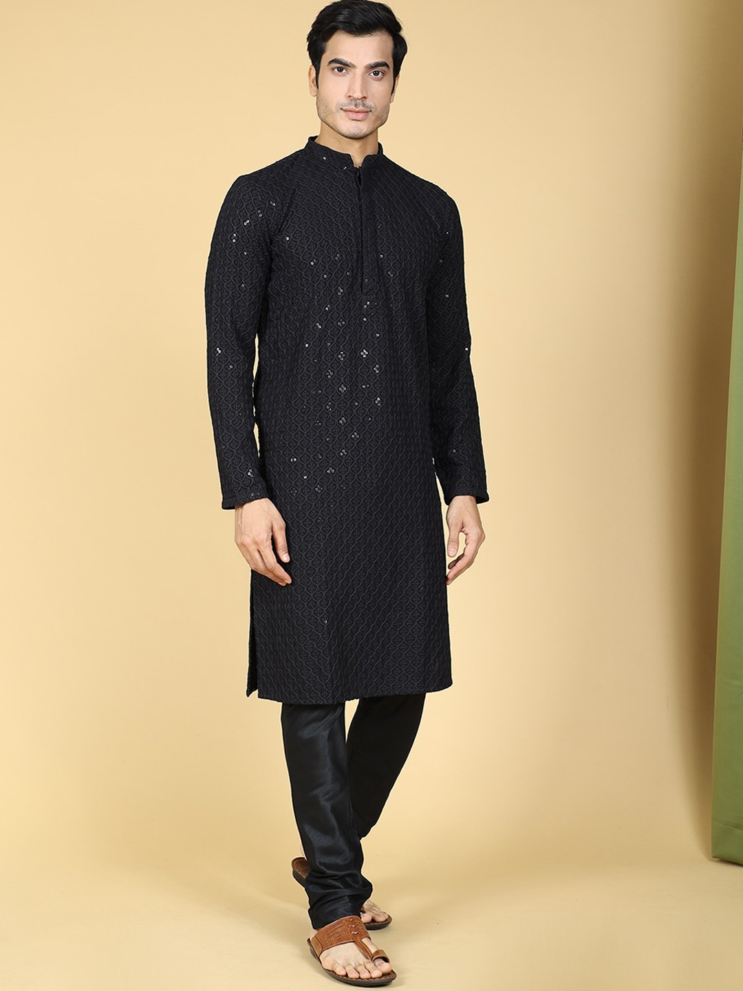 

Sultan The King Of Kurta Ethnic Motifs Chikankari Cotton Long Sleeve Kurta, Black