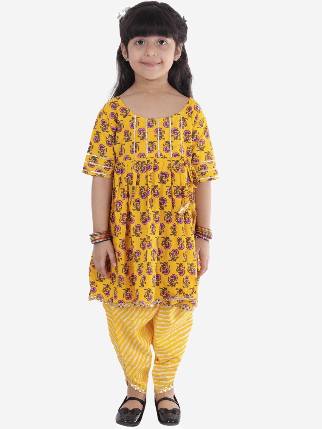 

Superminis Girls Floral Printed Pure Cotton Gotta Patti Kurta With Salwar, Yellow