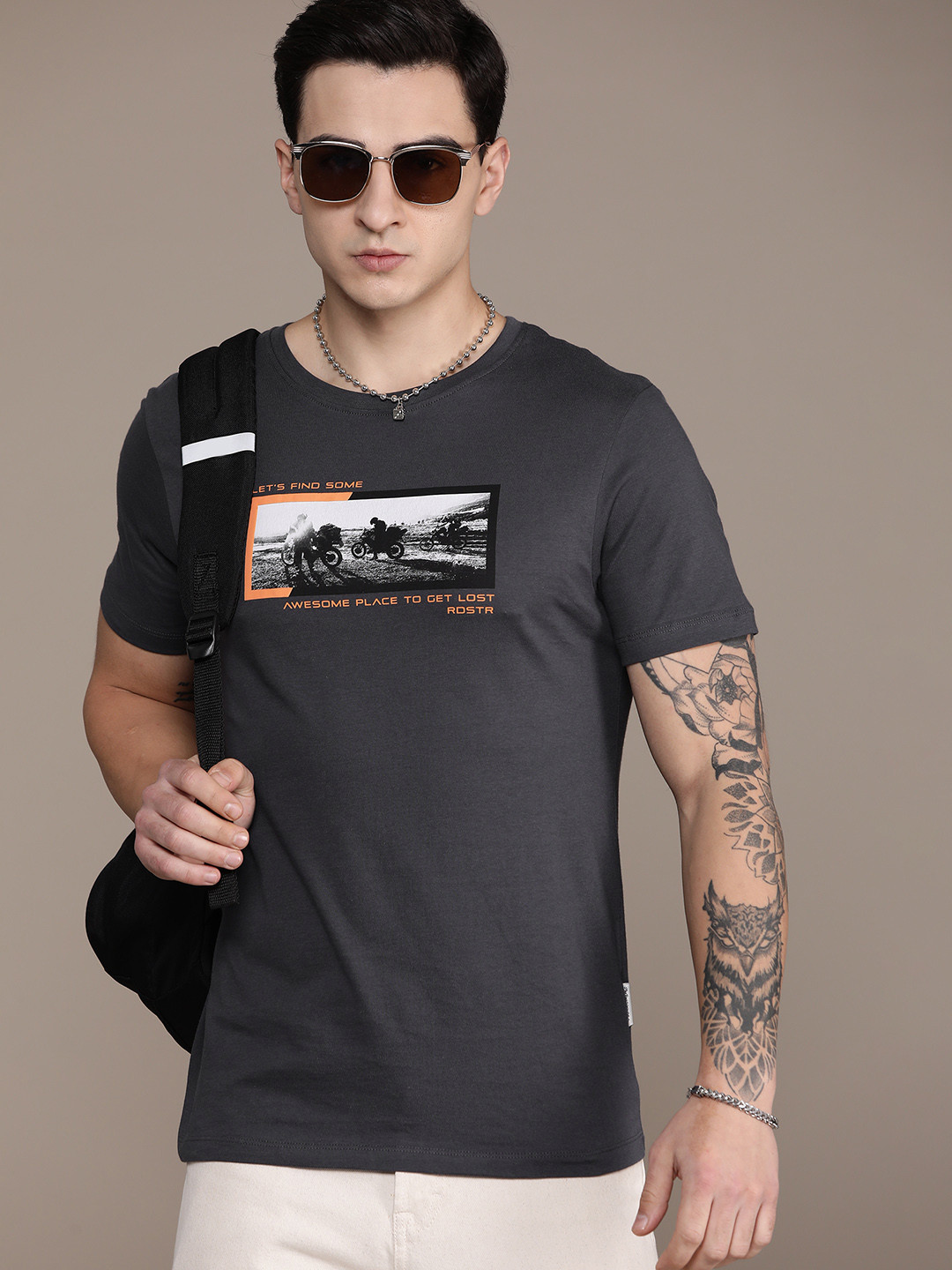 

Roadster Men Printed T-shirt, Charcoal