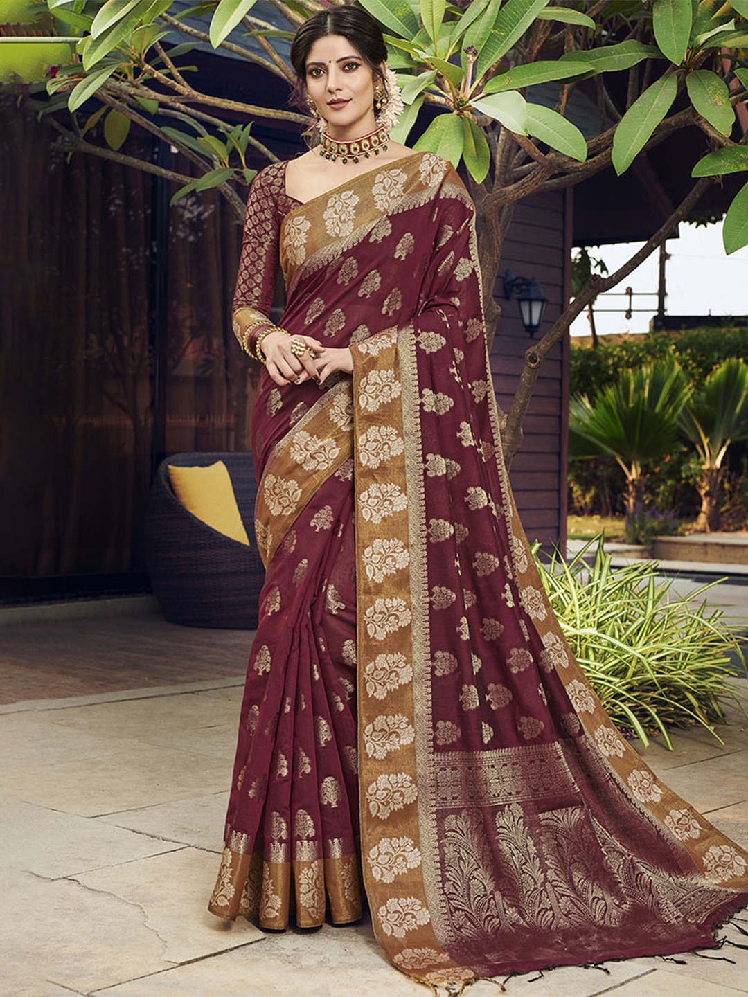 

GAJARAI Ethnic Motifs Woven Design Zari Chanderi Saree, Maroon