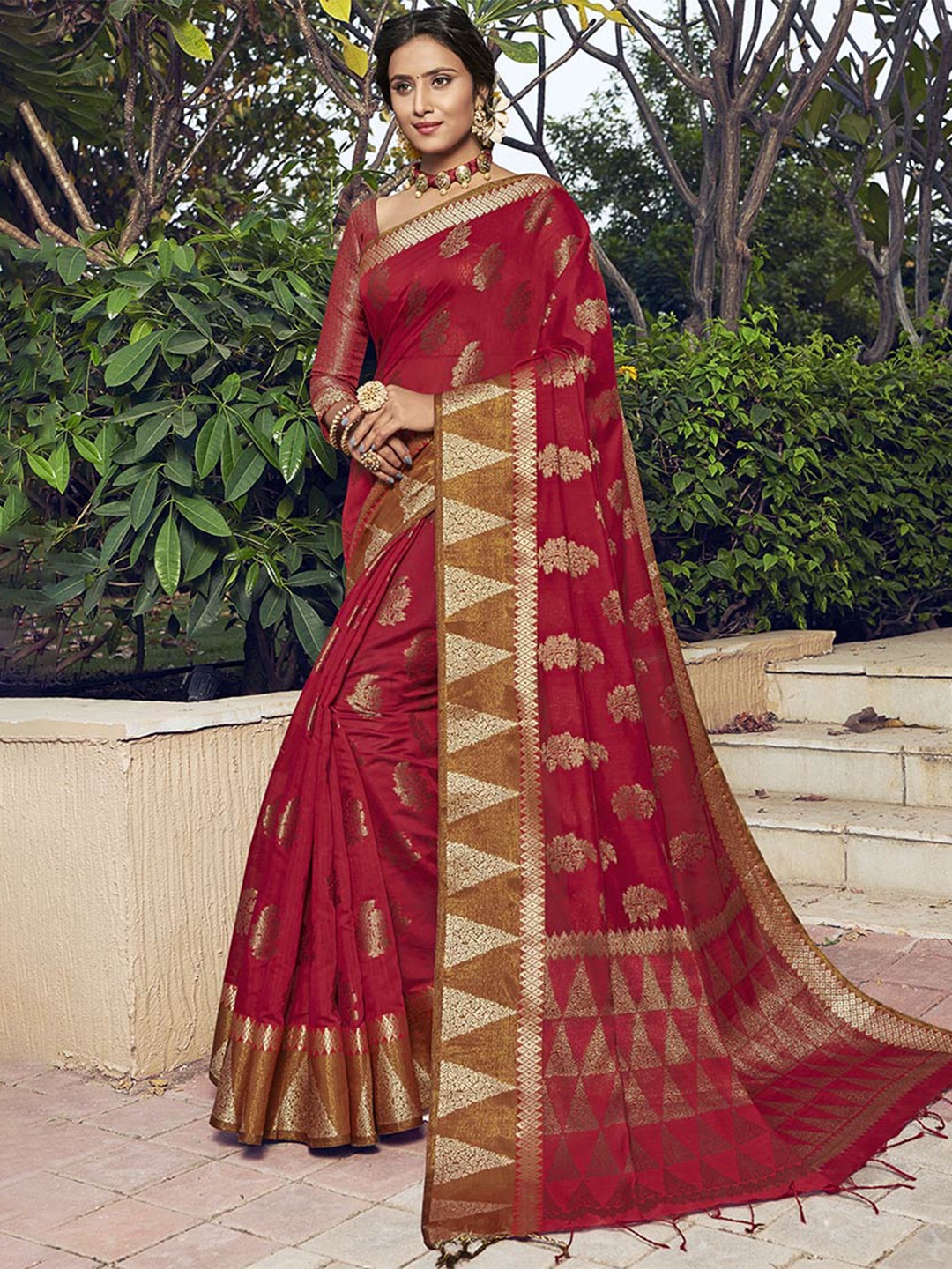 

GAJARAI Red & Gold-Toned Ethnic Motifs Zari Chanderi Saree