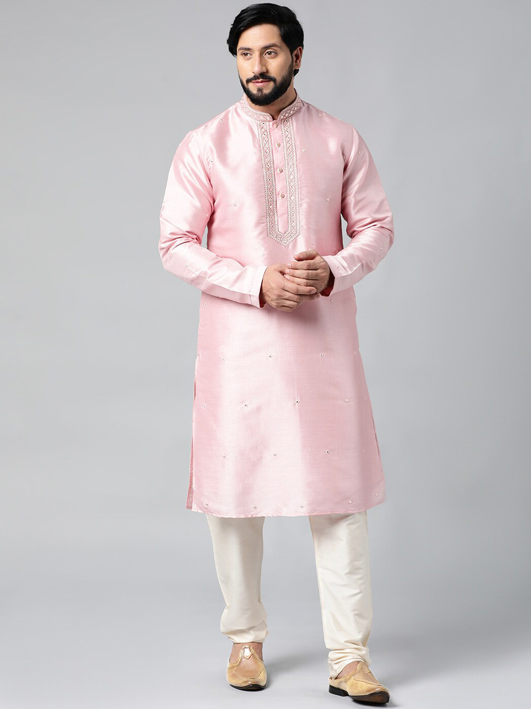 

TheEthnic.Co Geometric Embroidered Mirror Work Regular Kurta With Trousers, Pink