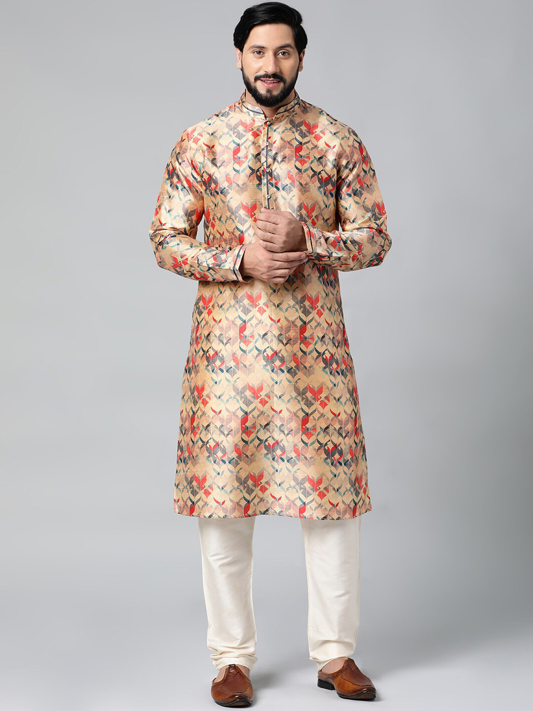 

TheEthnic.Co Geometric Printed Mandarin Collar Art Silk Regular Kurta With Churidar, Peach