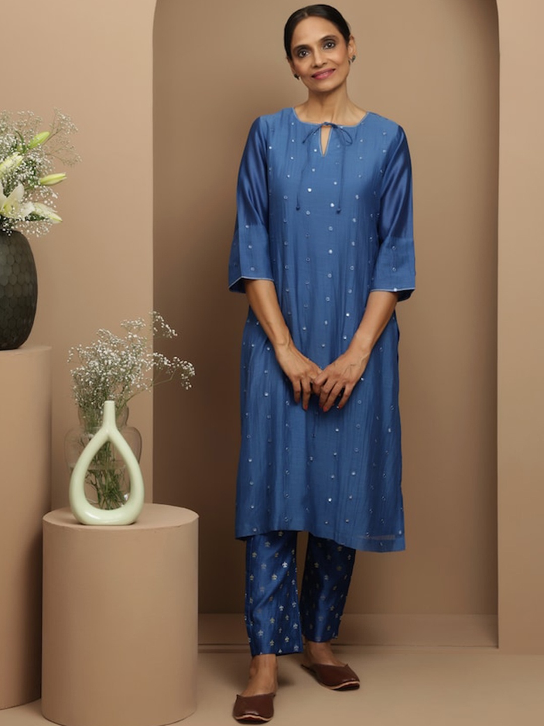 

SMRITI GUPTA Mirror Work Embellished Tie-Up Neck Chanderi Silk Kurta, Navy blue