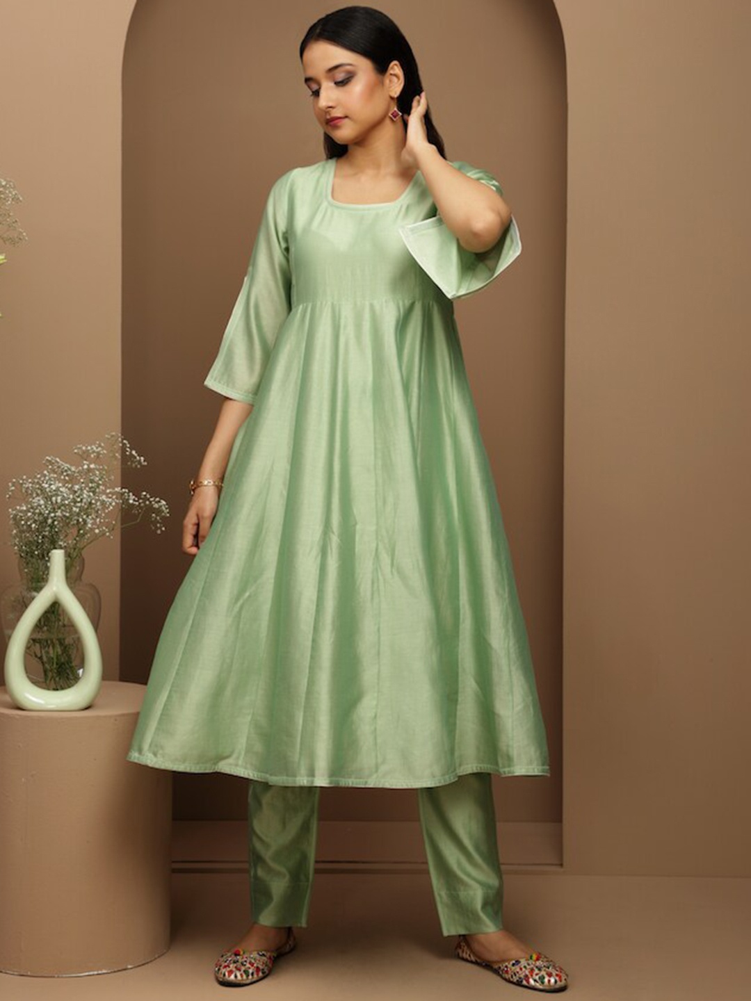 

SMRITI GUPTA Slit Sleeves Chanderi Silk Anarkali Kurta, Sea green