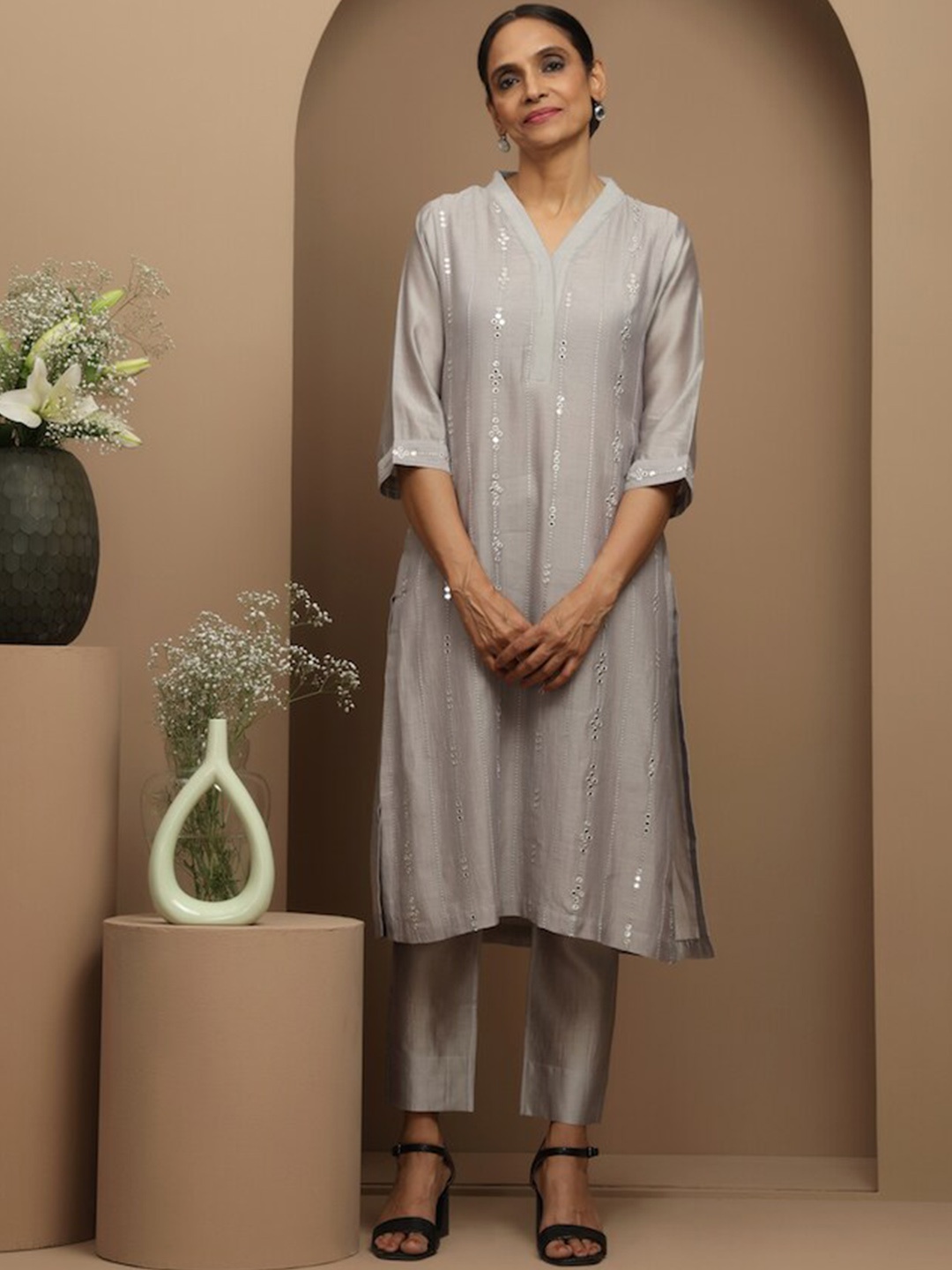 

SMRITI GUPTA Geometric Embroidered Mirror Work Chanderi Silk A-Line Kurta, Grey