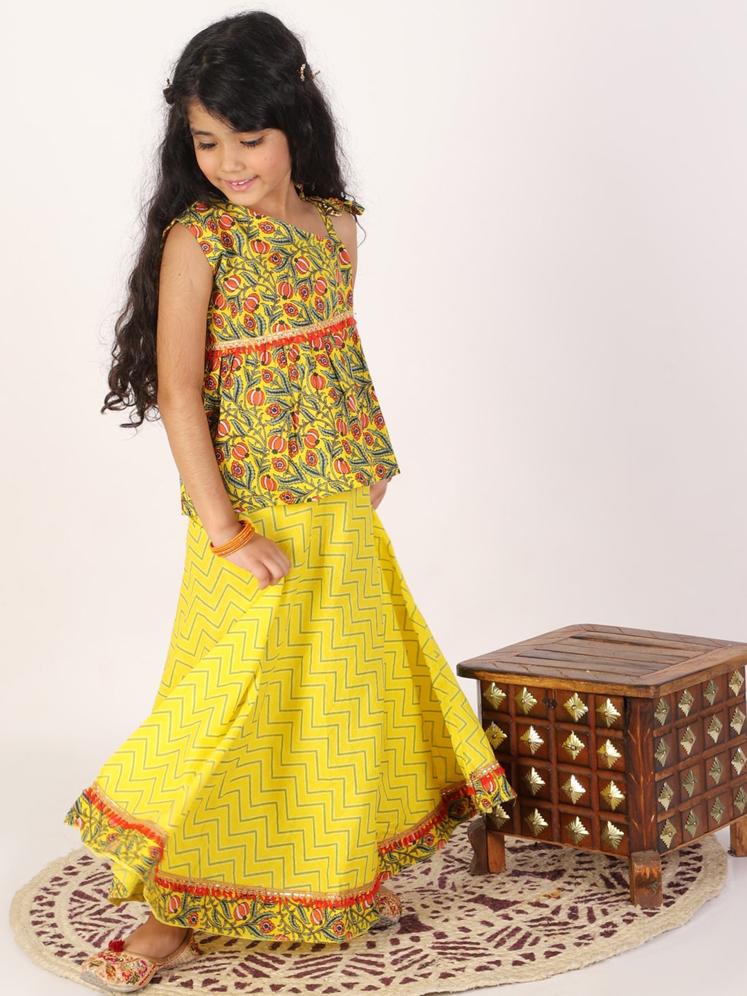 

Superminis Girls Floral Printed Pure Cotton Ready to Wear Lehenga Choli, Yellow