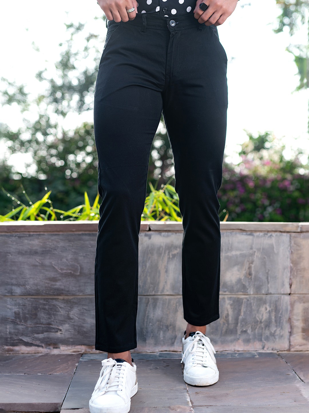 

Tistabene Men Mid-Rise Cotton Chinos, Black
