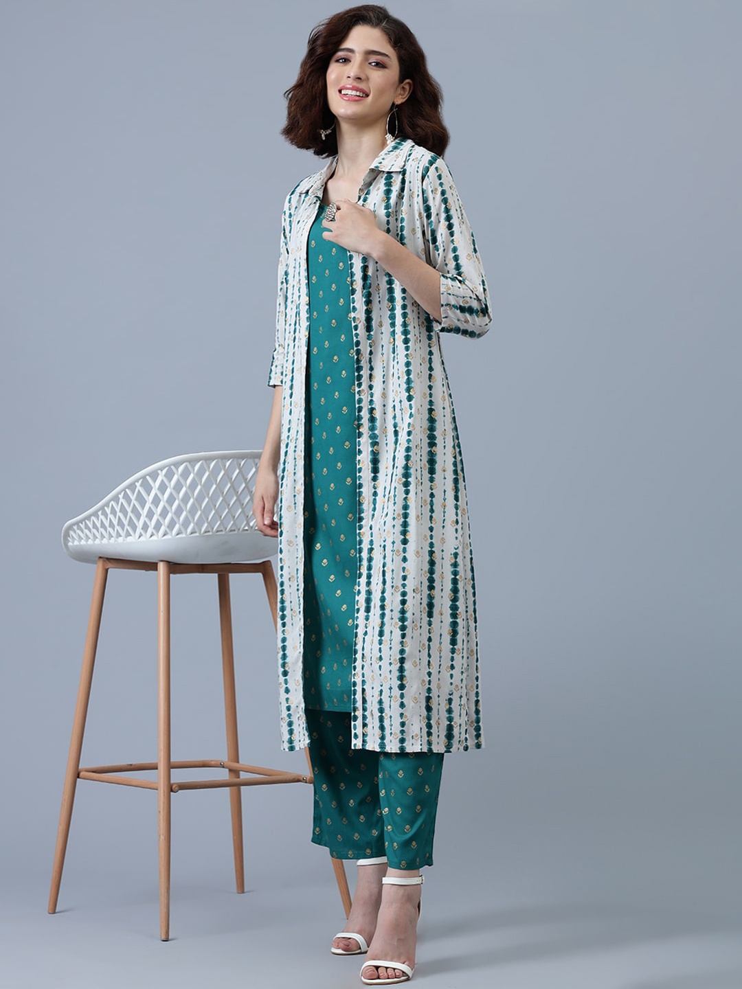 

Khushal K Ethnic Motifs Printed Straight Kurta & Trousers With Jacket, Green