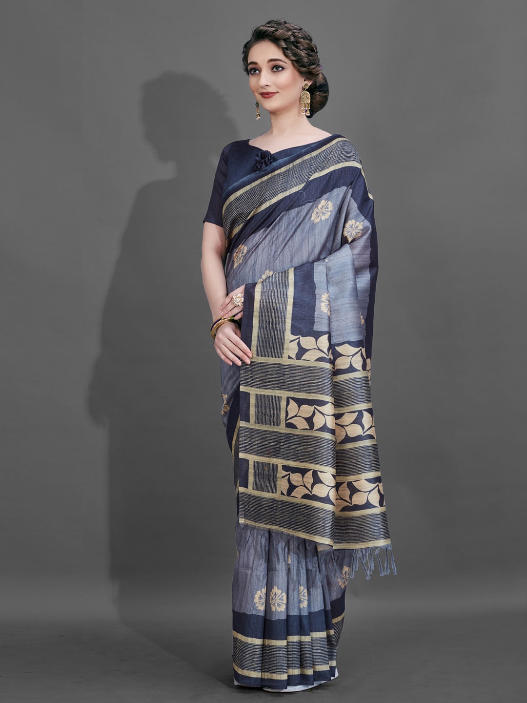 

Anouk Floral Printed Bagh Saree, Grey