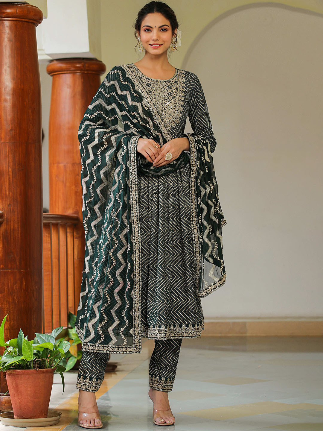 

Rangeelo Women Chevron Printed Threadwork Pleated Kurta with Trousers & With Dupatta, Green