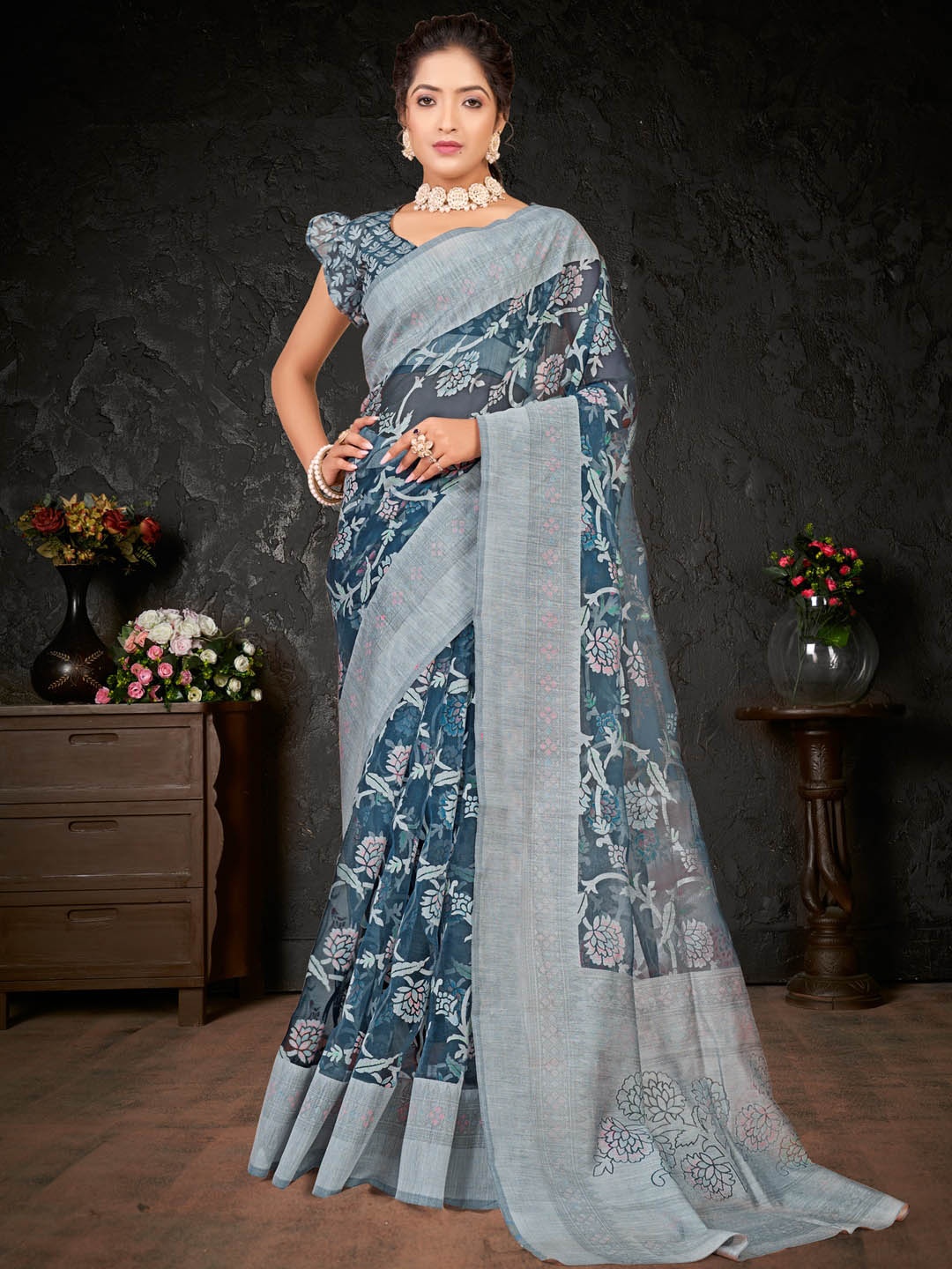 

Anouk Grey & Pink Floral Printed Brasso Chanderi Saree