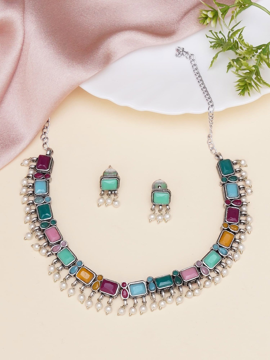 

Mali Fionna Silver Plated Stone Studded & Beaded Jewellery Set