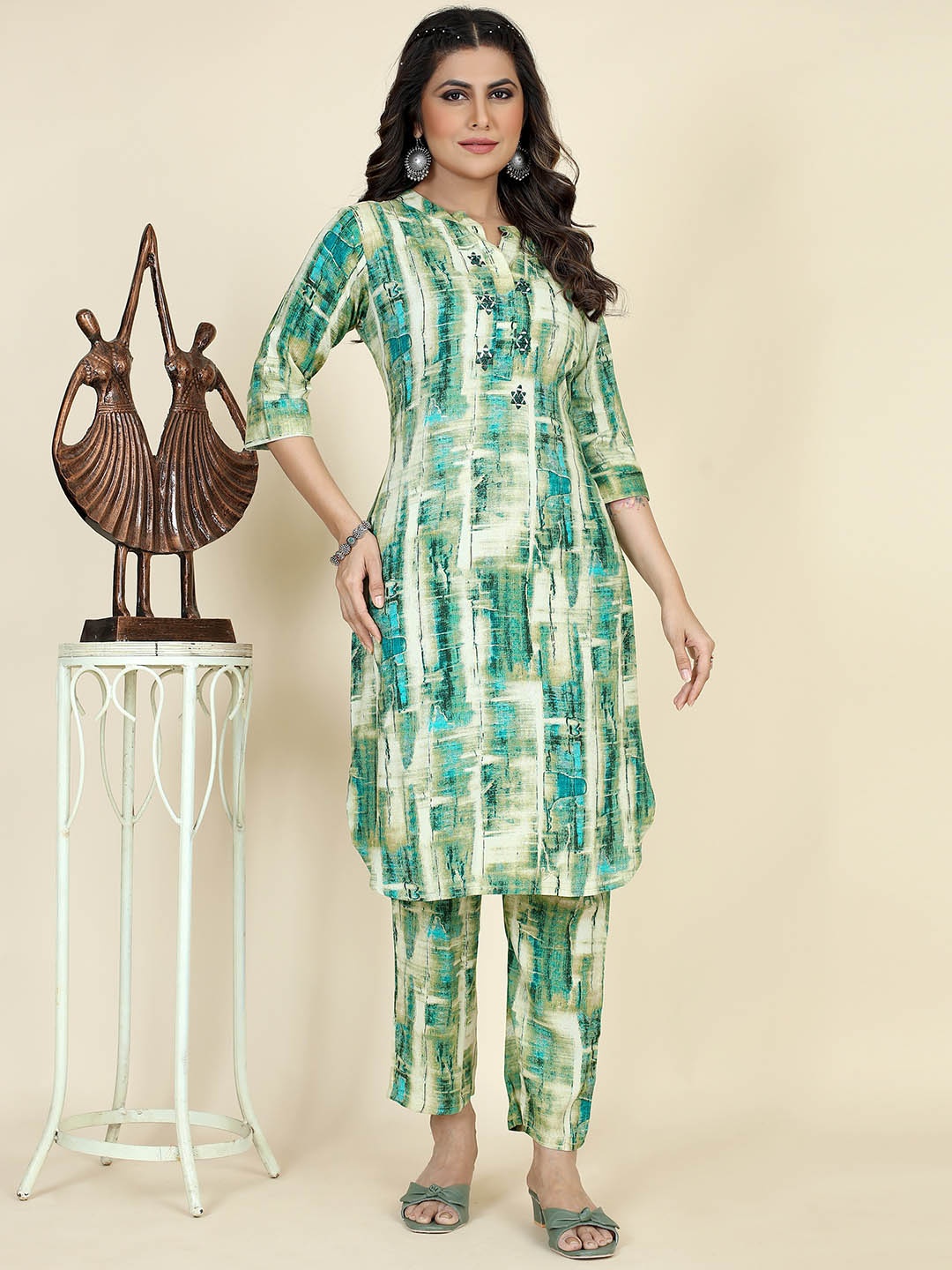 

STYLE SAMSARA Abstract Printed Mirror Work Kurta & Trousers, Green