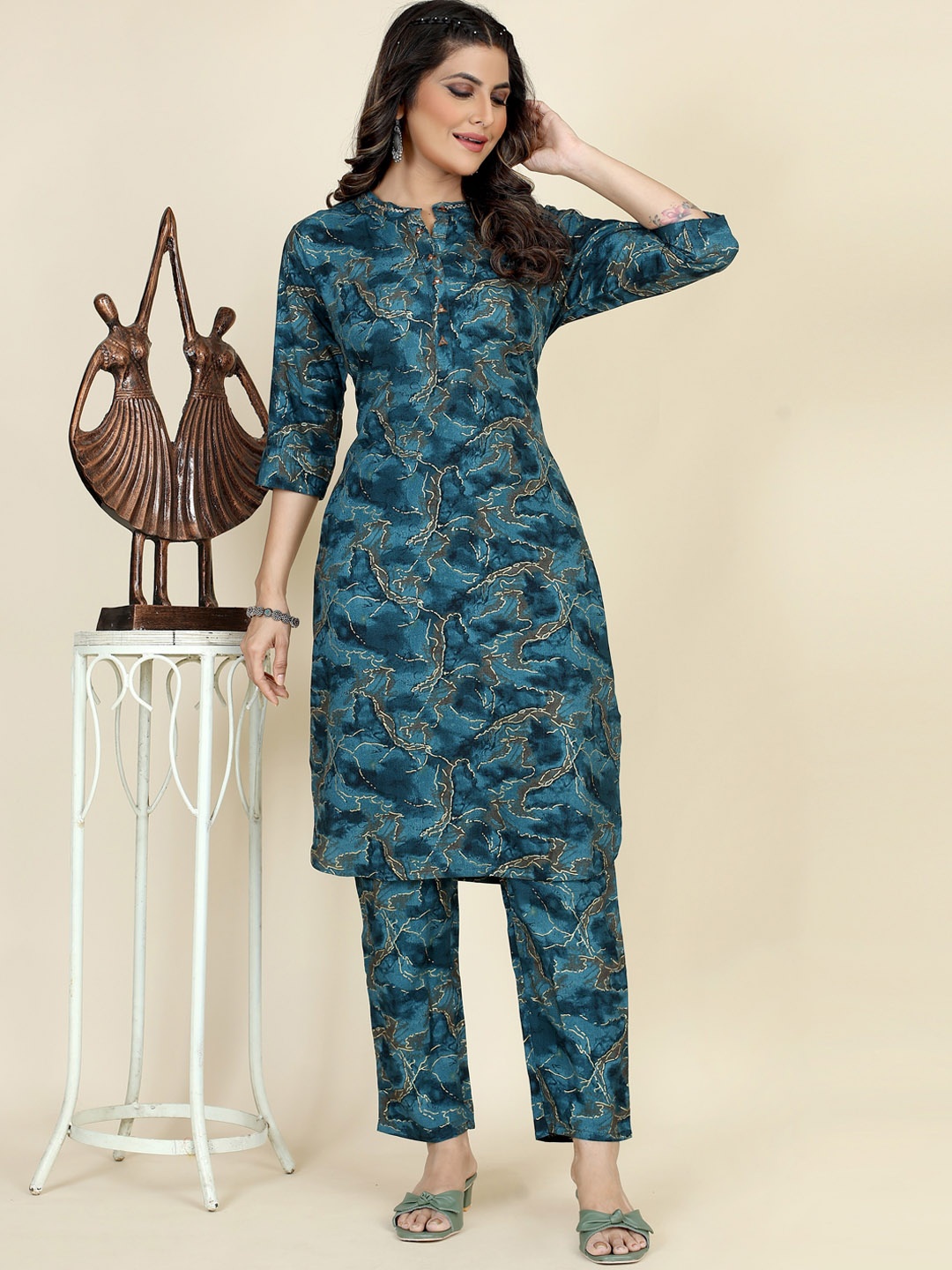 

STYLE SAMSARA Abstract Printed Mirror Work Kurta with Trousers, Teal