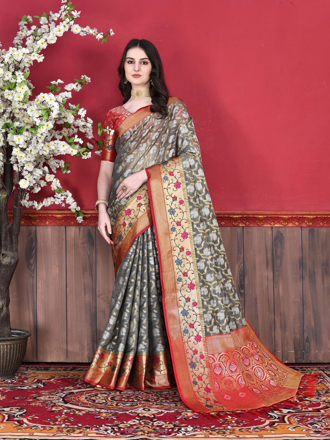 

MOKSHA DESIGNS Ethnic Motifs Woven Design Zari Pure Silk Banarasi Saree, Grey