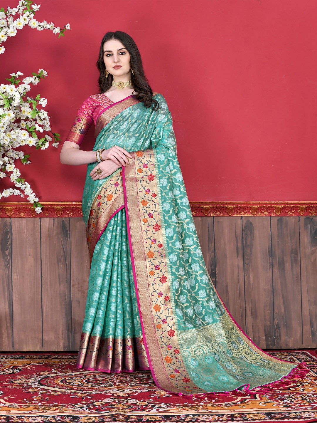 

MOKSHA DESIGNS Ethnic Motifs Woven Design Zari Pure Silk Banarasi Saree, Green