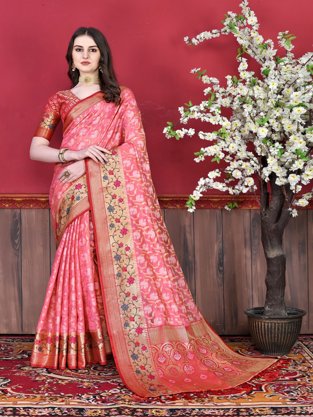 

MOKSHA DESIGNS Floral Woven Design Zari Pure Silk Banarasi Saree, Pink