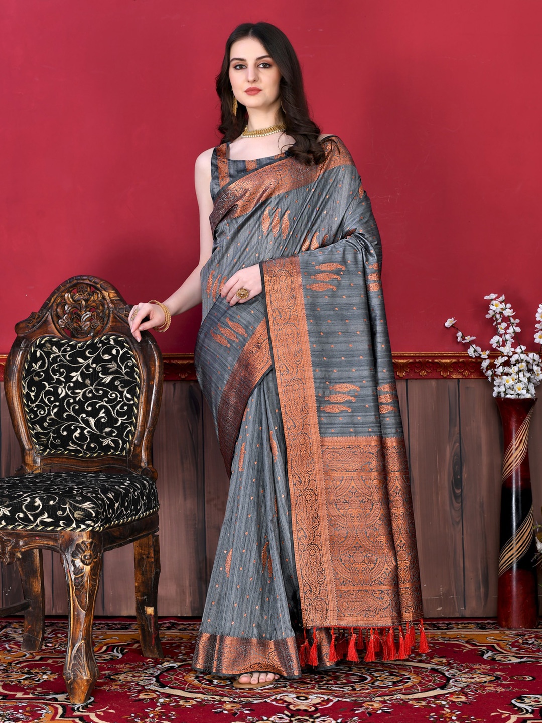 

MOKSHA DESIGNS Paisley Woven Design Zari Pure Silk Banarasi Saree, Grey