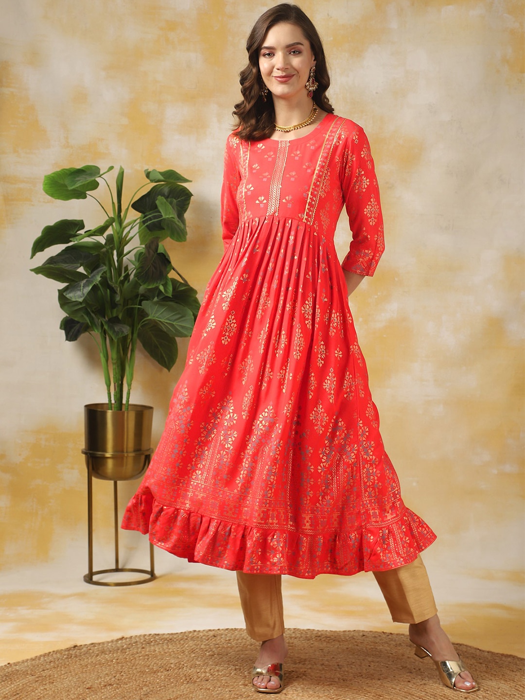 

Rangita Floral Printed Anarkali Pleated Kurta, Pink