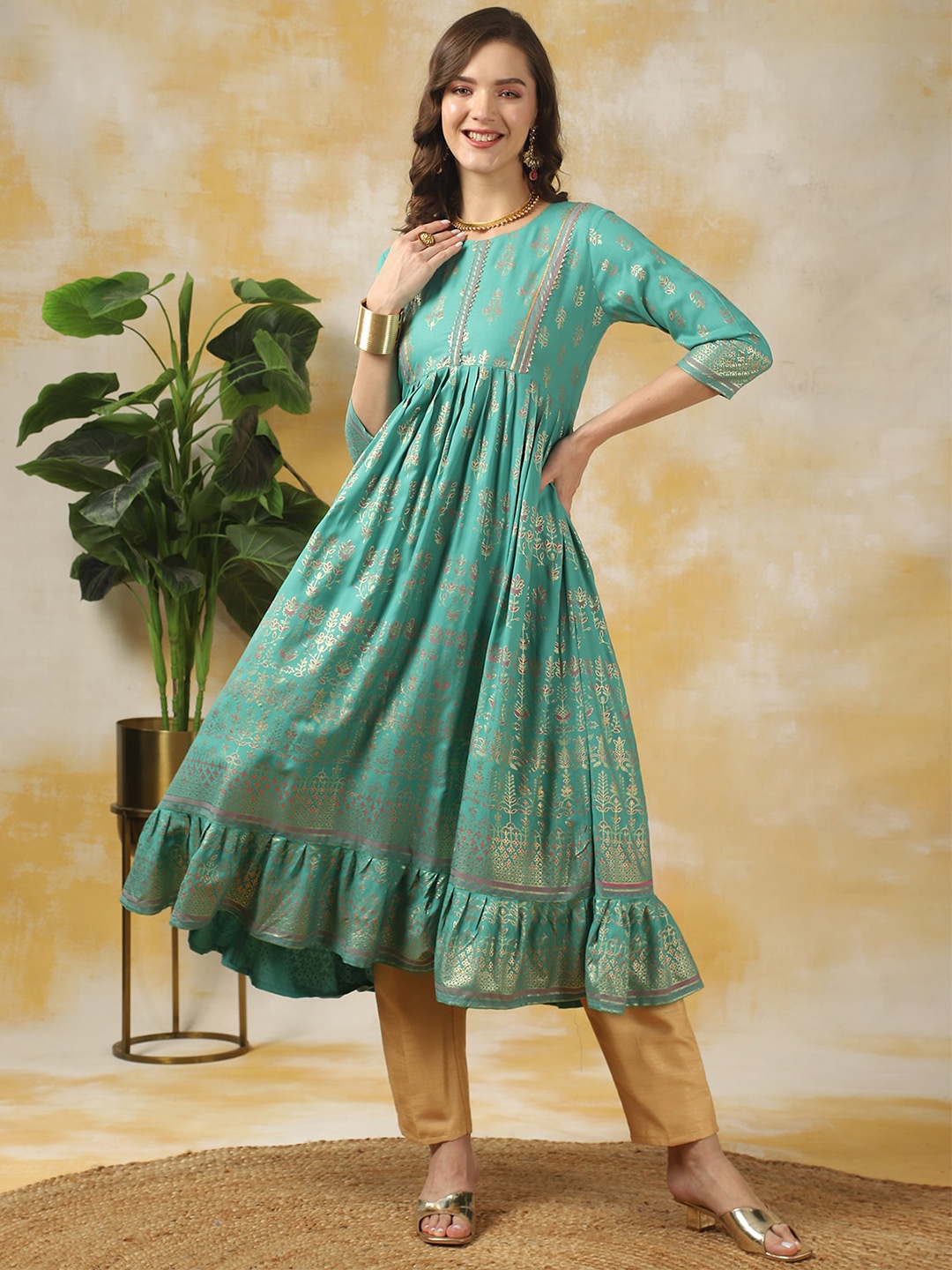 

Rangita Floral Printed Anarkali Pleated Kurta, Turquoise blue